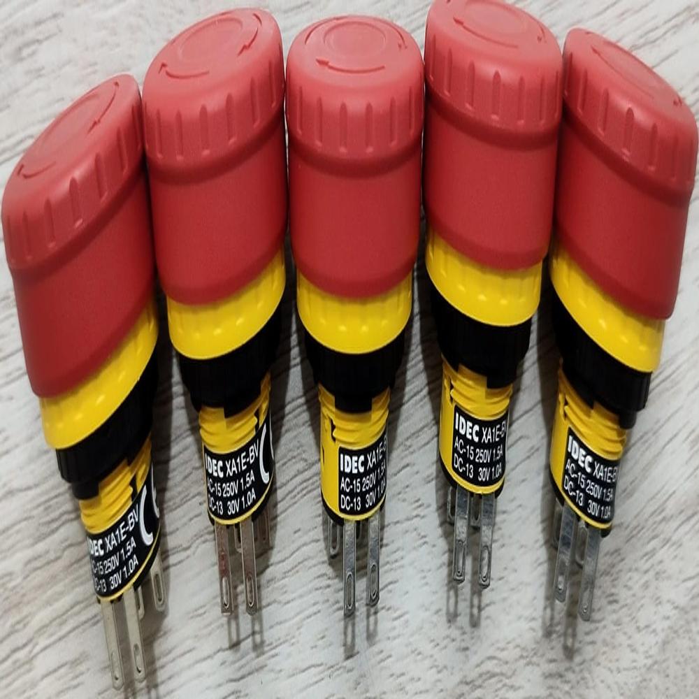 Emergency Stop Switch IDEC XA1E-BV3U02TR.