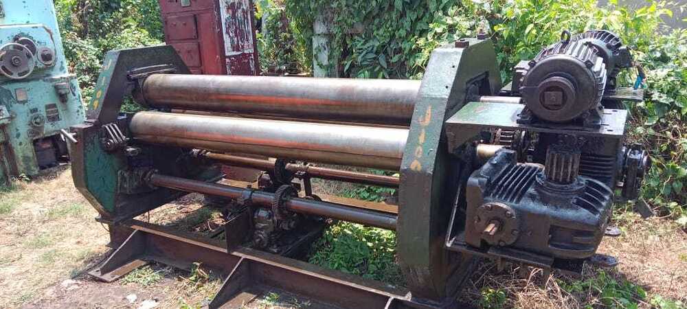 Pyramid Type Plate Bending Machine- With Pre Pinch - Color: Grey