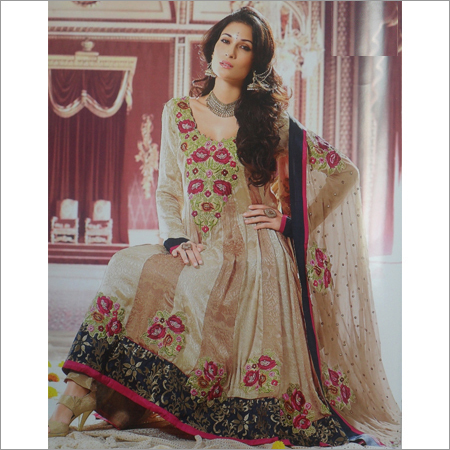 रेडीमेड सूट