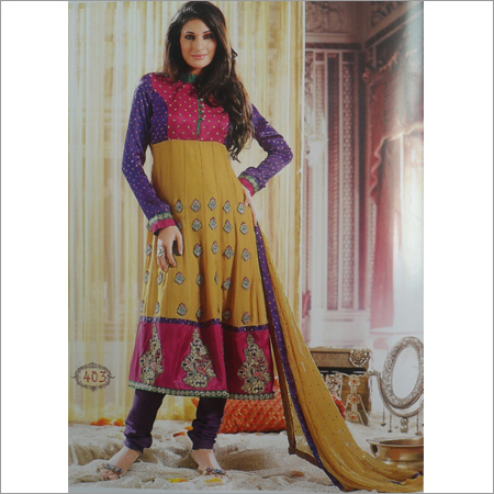 रेडीमेड सूट