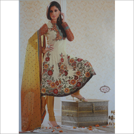 रेडीमेड सूट