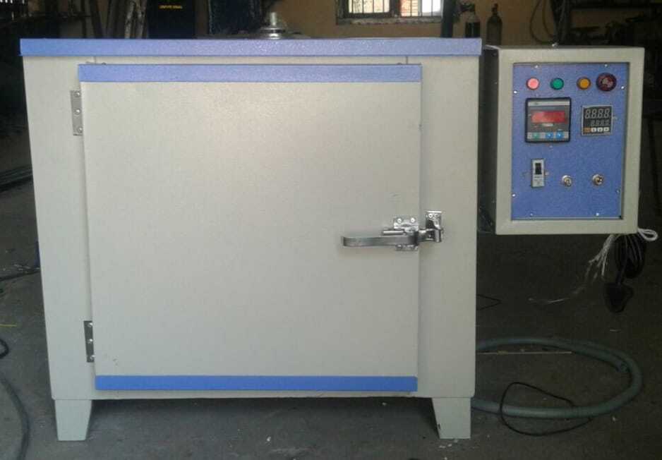 Varnish Baking Oven - Accuracy: A 1 %