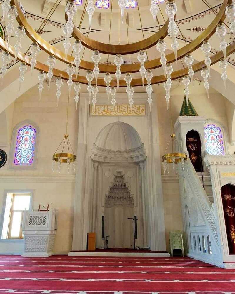 Pure White Masjid Mehrab
