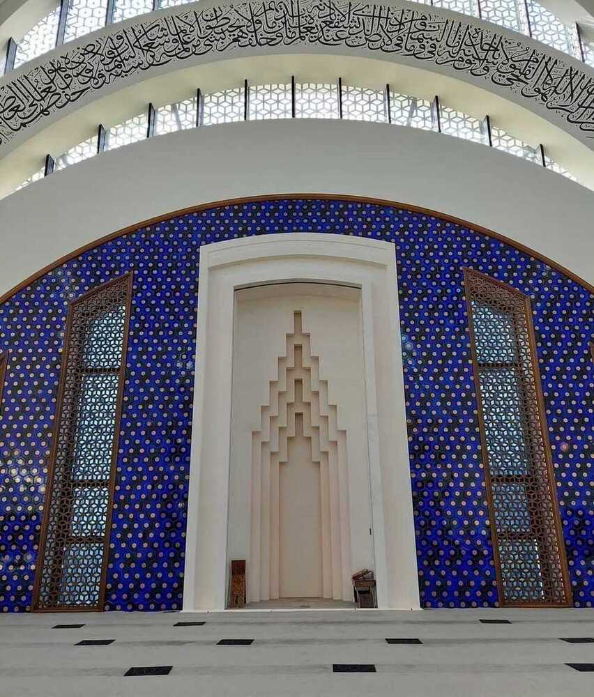 Hand Carving Masjid Mimbar - Color: Different Available