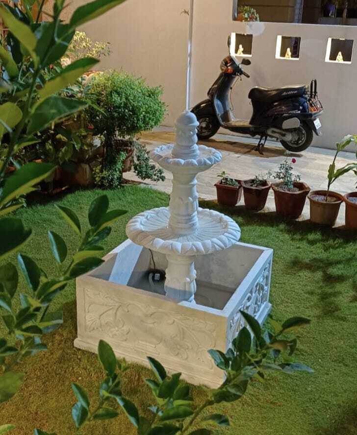 Outdoor Marble Fountain - Color: White