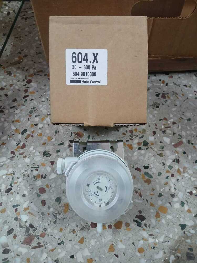 Huba Control Differential Pressure Switch Model 604.99957 Range 0.2....3 Mbar