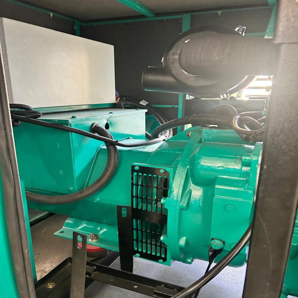 Cummins Refurbished 15 Kva Dg Set - Color: Blue