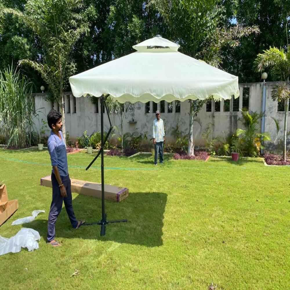 Side Pole Square Garden Umbrella - Color: Multicolor