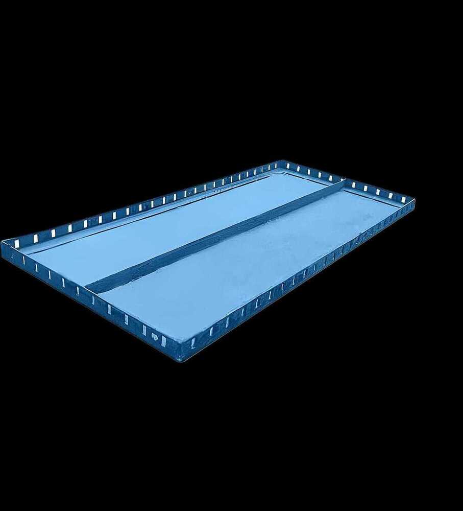 Shuttering Plate - Color: Maroon
