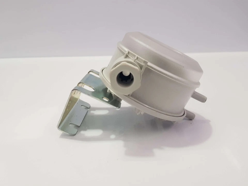 Huba Control Differential Pressure Switch Range 500 To 2000 Pac