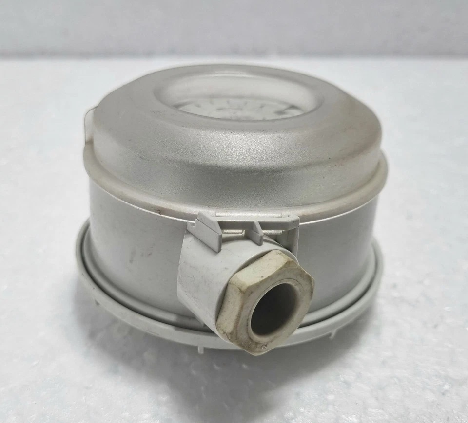 Huba Control Differential Pressure Switch Range 500 To 2000 Pac