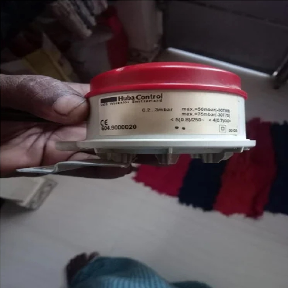 Huba Differential Pressure Switch Model 604.9000020 Range 0.2...3mbar