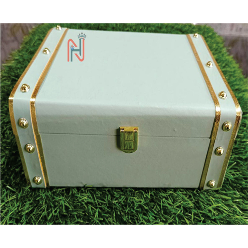 02_Trunk Box - Features: High Quality