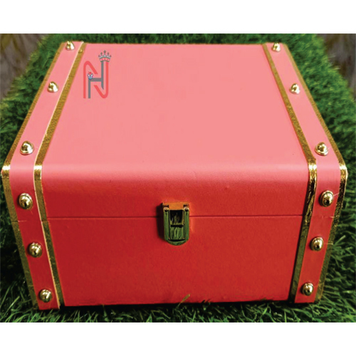 03_Trunk Box - Color: Red