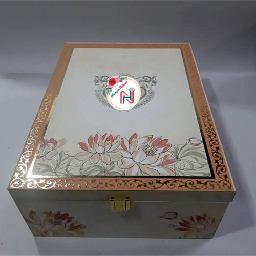 02_Wedding Box - Material: Wood