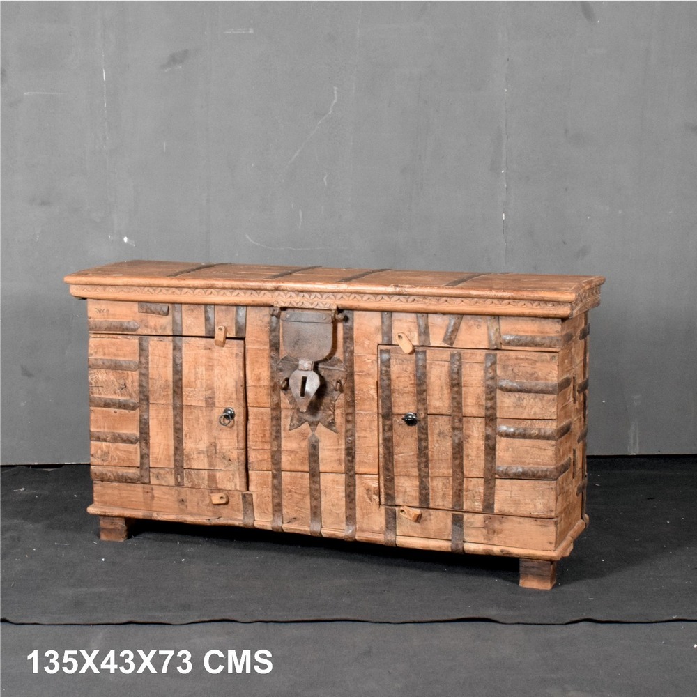 Vintage Wooden Trunk Cabinet - Material: Wood