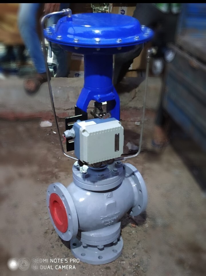 Diaphragm Operated Control Valve - Color: Blue