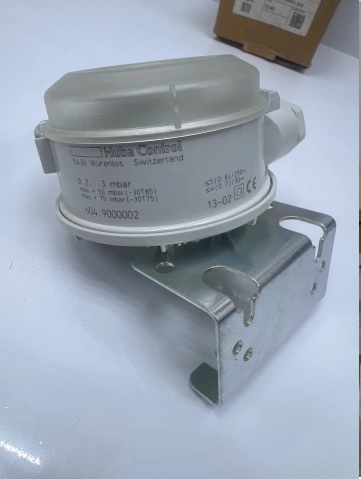 HUBA CONTROL 604.9000002 DIFFERENTIAL PRESSURE SWITCH 0.2-3 Mbar