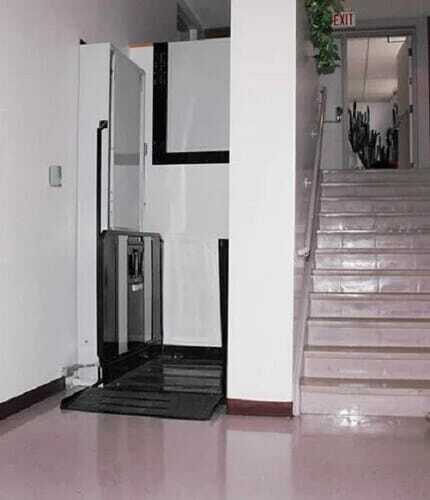 Manual Handicapped Lifts - Capacity: 450 Kg