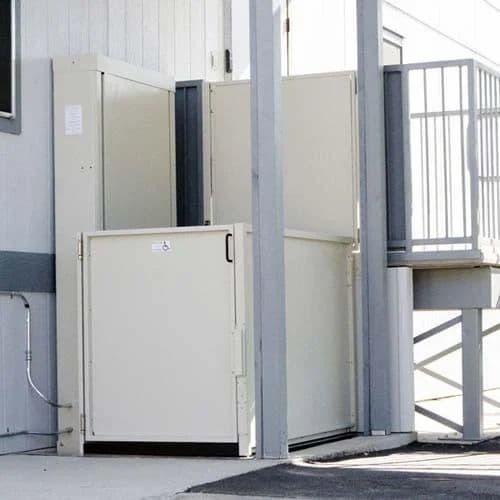 Industrial Vertical Elevators - Load Capacity: 1000 Kilograms (Kg)