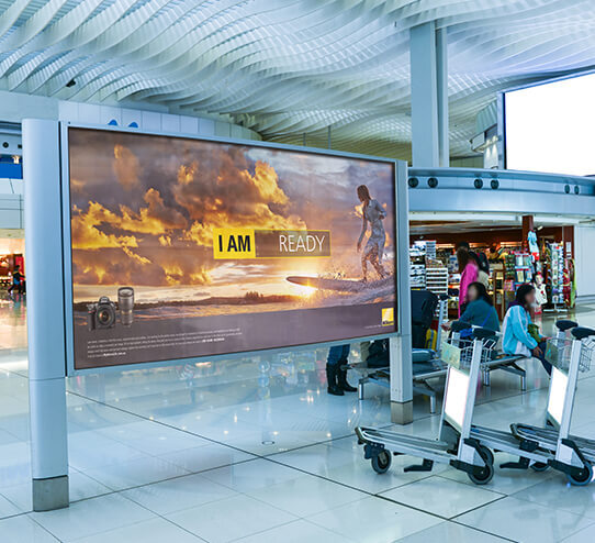 Led Video Wall For Airports And Stations - Features: High Brightness