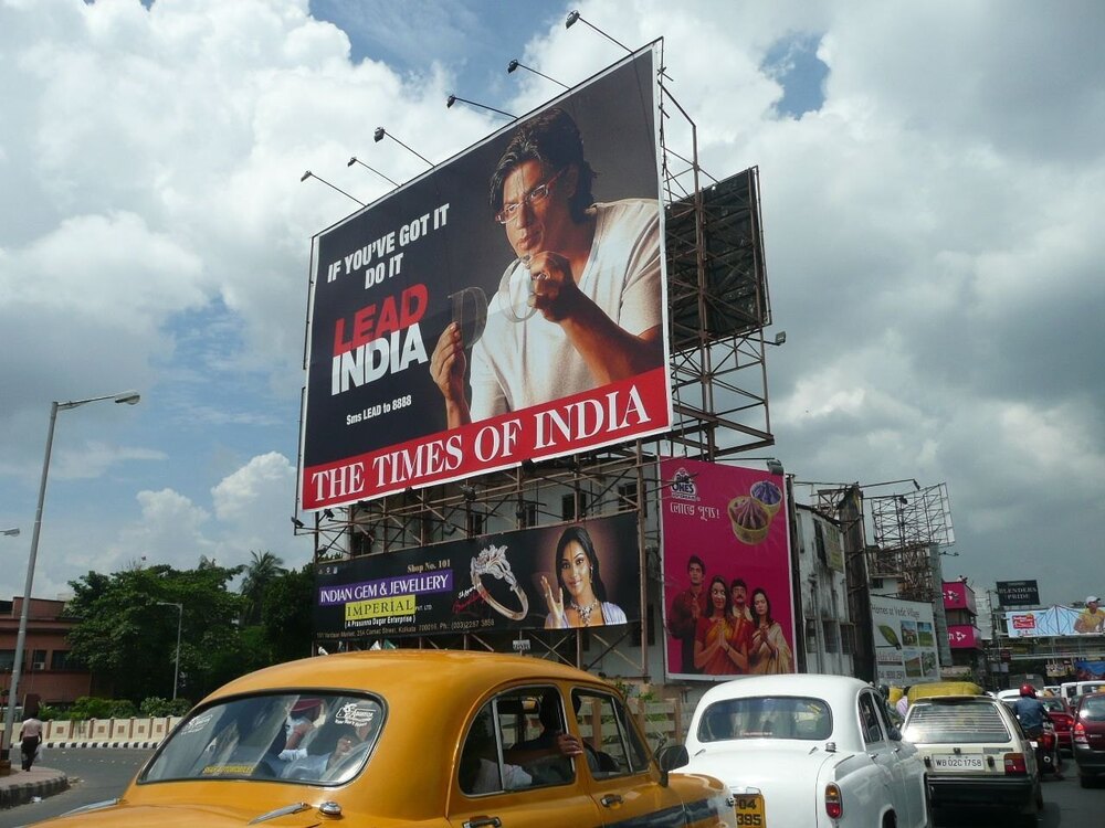 Led Video Wall For Outdoor Hoarding - Features: High Brightness