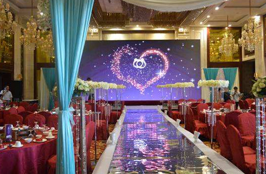 Led Video Wall For Wedding Venues - Features: High Brightness
