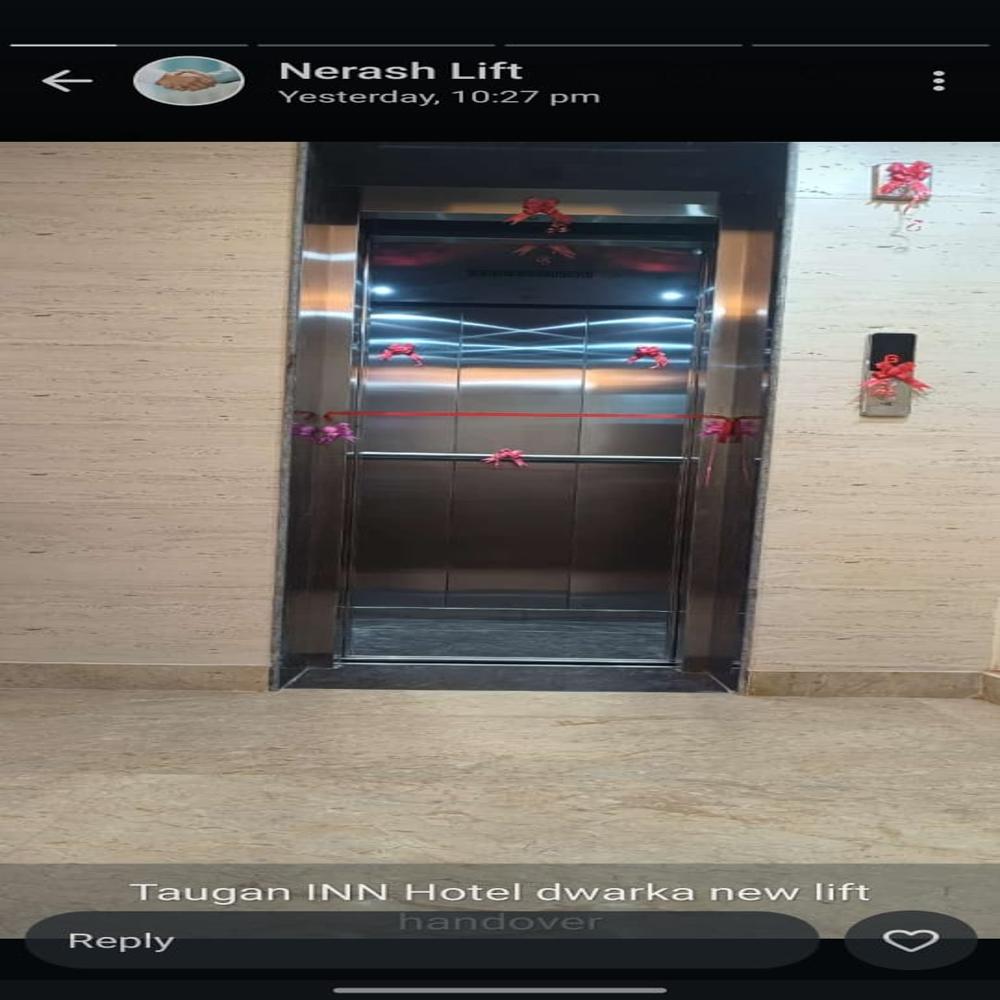 Stainless Steel Car Elevator - Capacity: 1-2 Ton