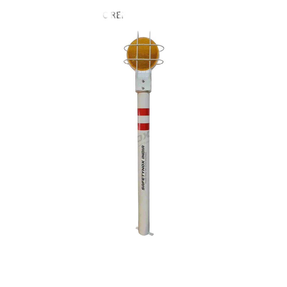 Round Pipe Delineator With Acrylic Reflector - Color: White