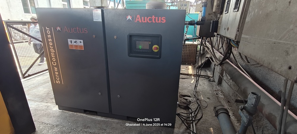 Screw Air Compressor -50 Hp/ 37kw - Air Flow Capacity: 240 Cubic Feet Per Minute (Ft3/min)