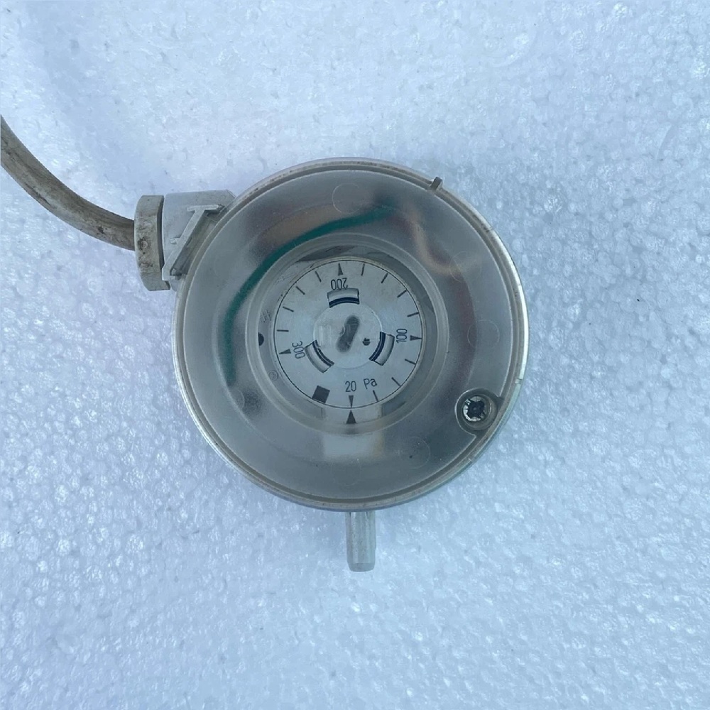 HUBA CONTROL 604.9010030 DIFFERENTIAL PRESSURE SWITCH 200-300 Pa