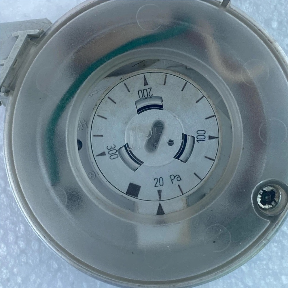 HUBA CONTROL 604.9010030 DIFFERENTIAL PRESSURE SWITCH 200-300 Pa