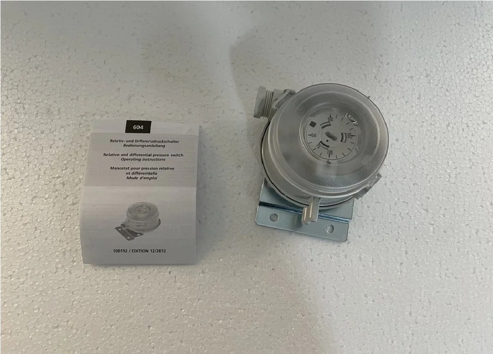 HUBA CONTROL 604.9010000 DIFFERENTIAL PRESSURE SWITCH 200-300 Pa