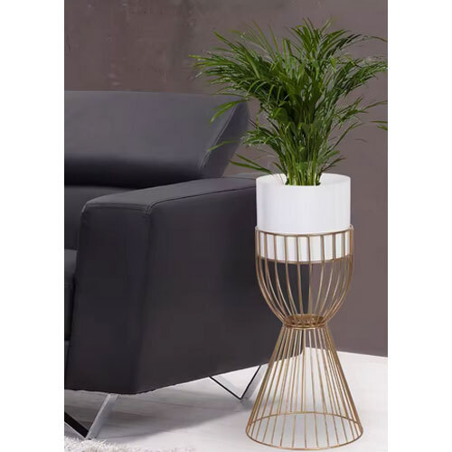 Elegant Shine Metal Planter Made From Solid Iron Sheet Scratch Resistant Ideal For Gifting And Display - Color: Golden