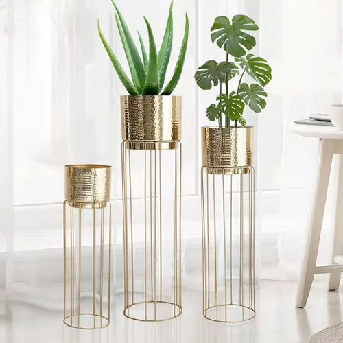 Wholesale Supply Decorative Metal Flower Pots And Planters Indoor And Outdoor Garden Containers Available In Custom Sizes - Color: Golden