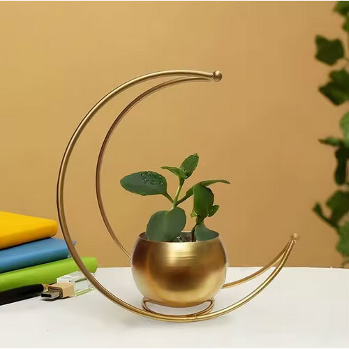 Wholesale Supply Decorative Metal Flower Pots and Planters Indoor and Outdoor Garden Containers Available in Custom Sizes