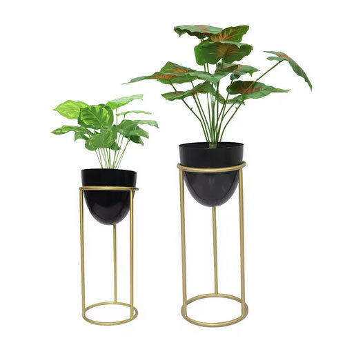 High Quality Rust-Free Finish Metal Planter Strong Iron Body - Color: Golden