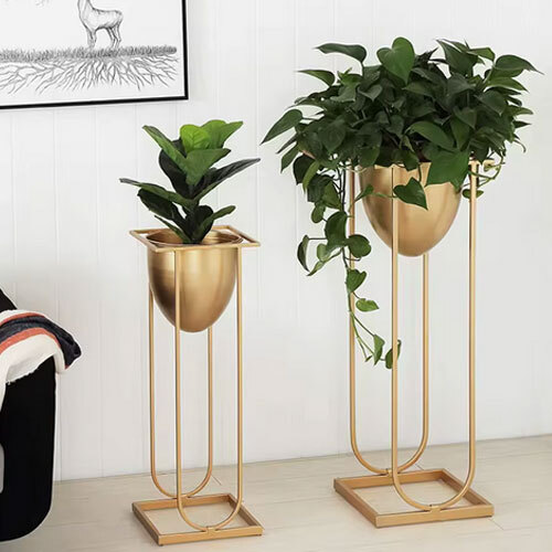 High Quality Anti-Rust Metal Planter With Smooth Finish Clean Design Suitable For Office & Living Room - Color: Golden