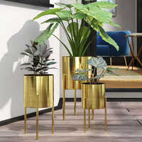 Metal Flower Pots & Planters