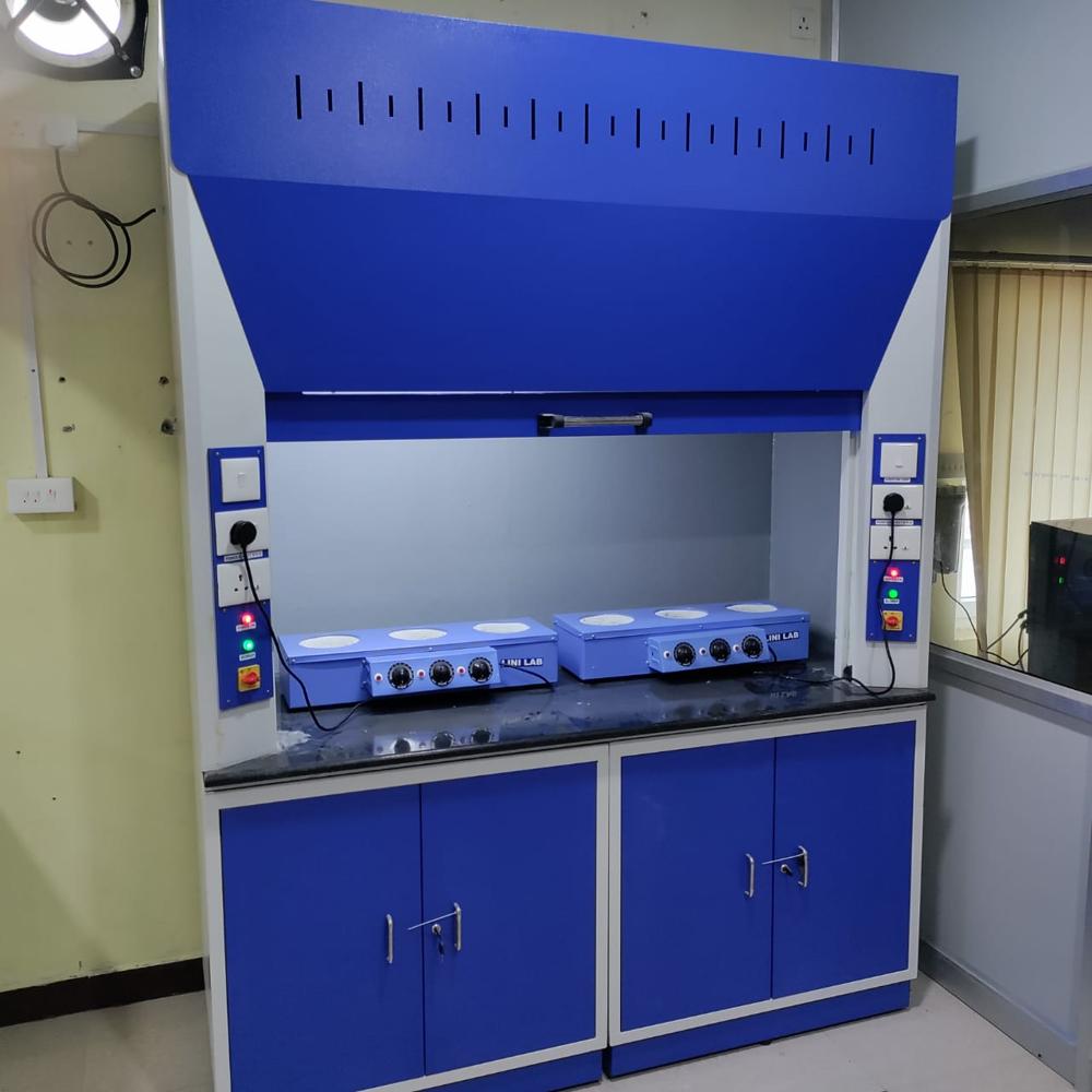 6 X 3 ft Laboratory Fume Hood
