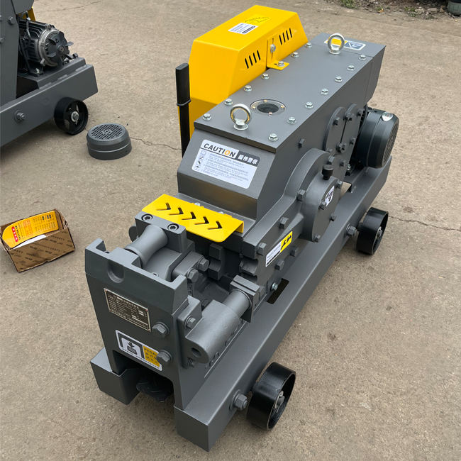 Gq42 Bar Cutting Machine - Color: Black