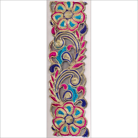 रंगीन कढ़ाई वाले लेस