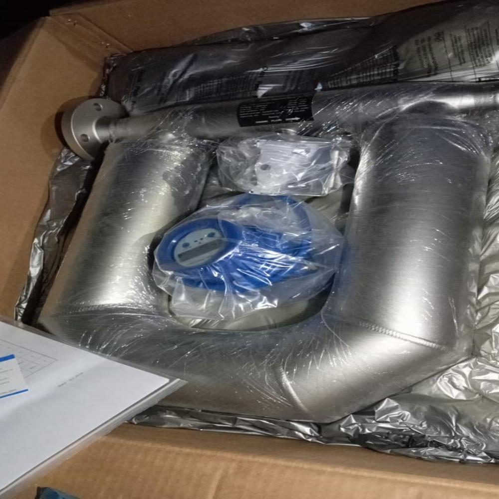 Coriollis mass flow meter