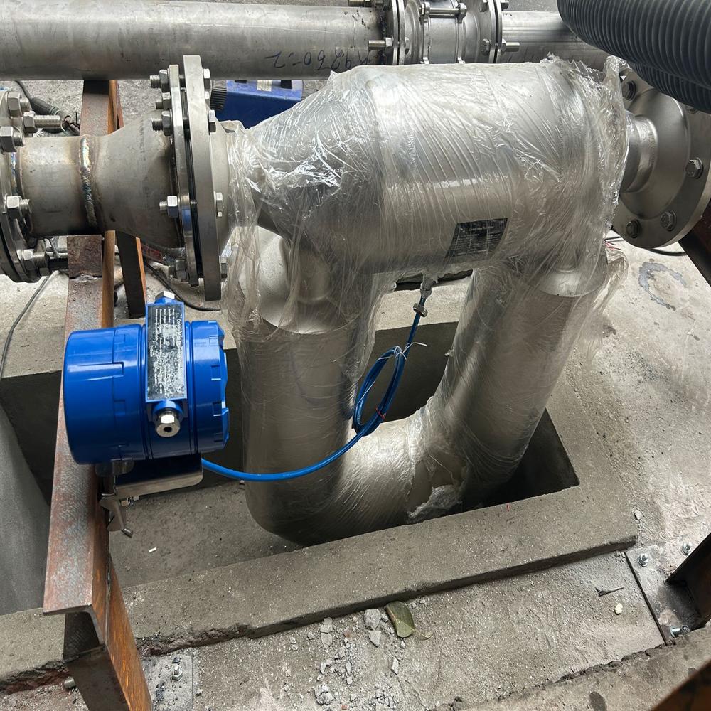 Coriollis mass flow meter