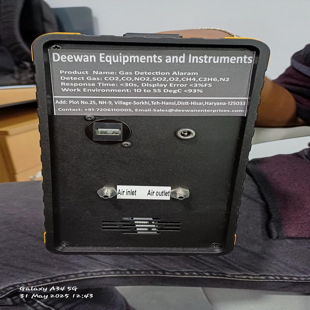 Portable gas analyzer