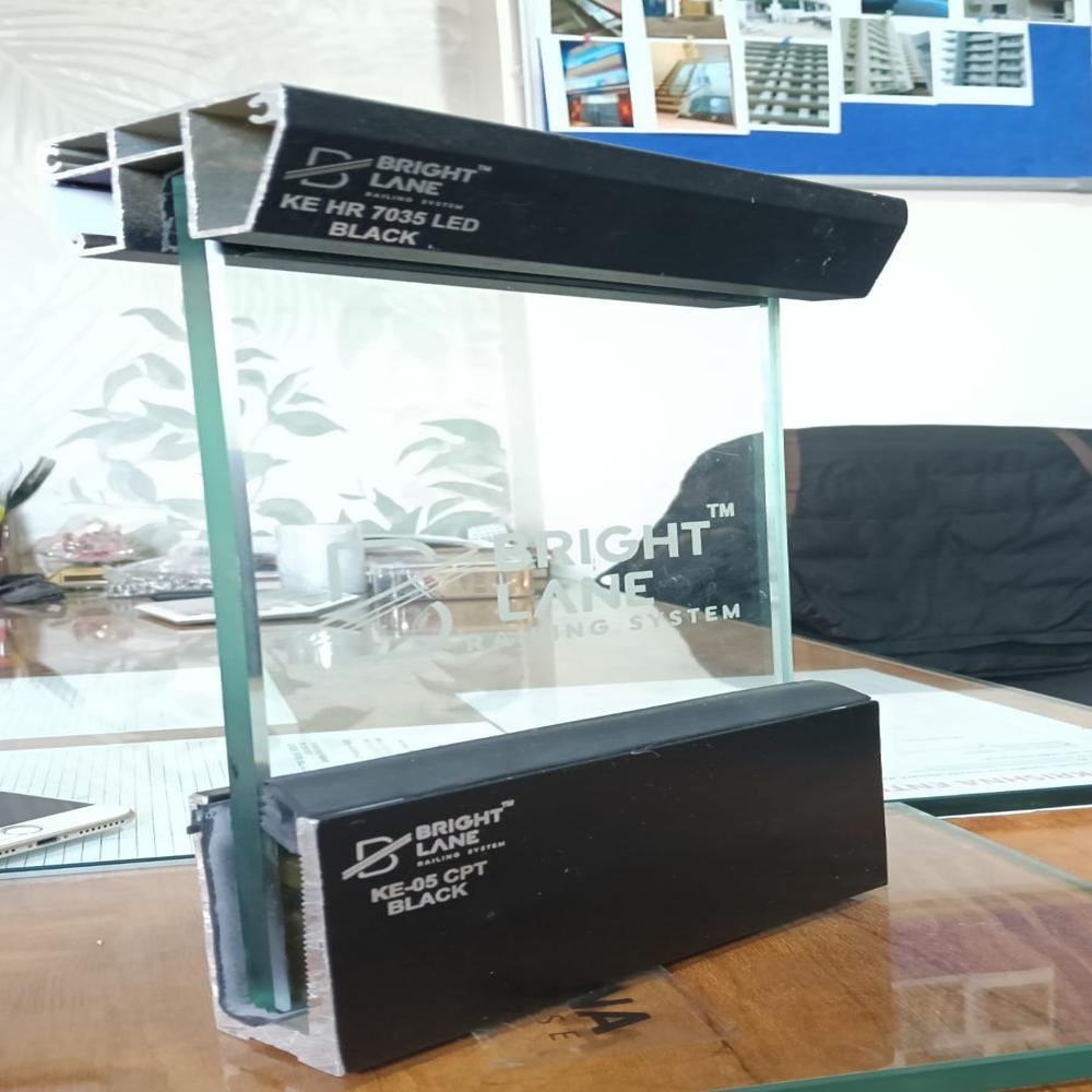 Cw-05 Glass Railing For Home - Color: Colorless