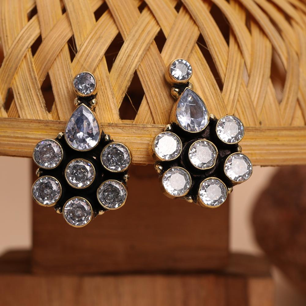 Gold-toned Aura Zircon Studs Earrings Petal Shine Earrings - Color: Silver