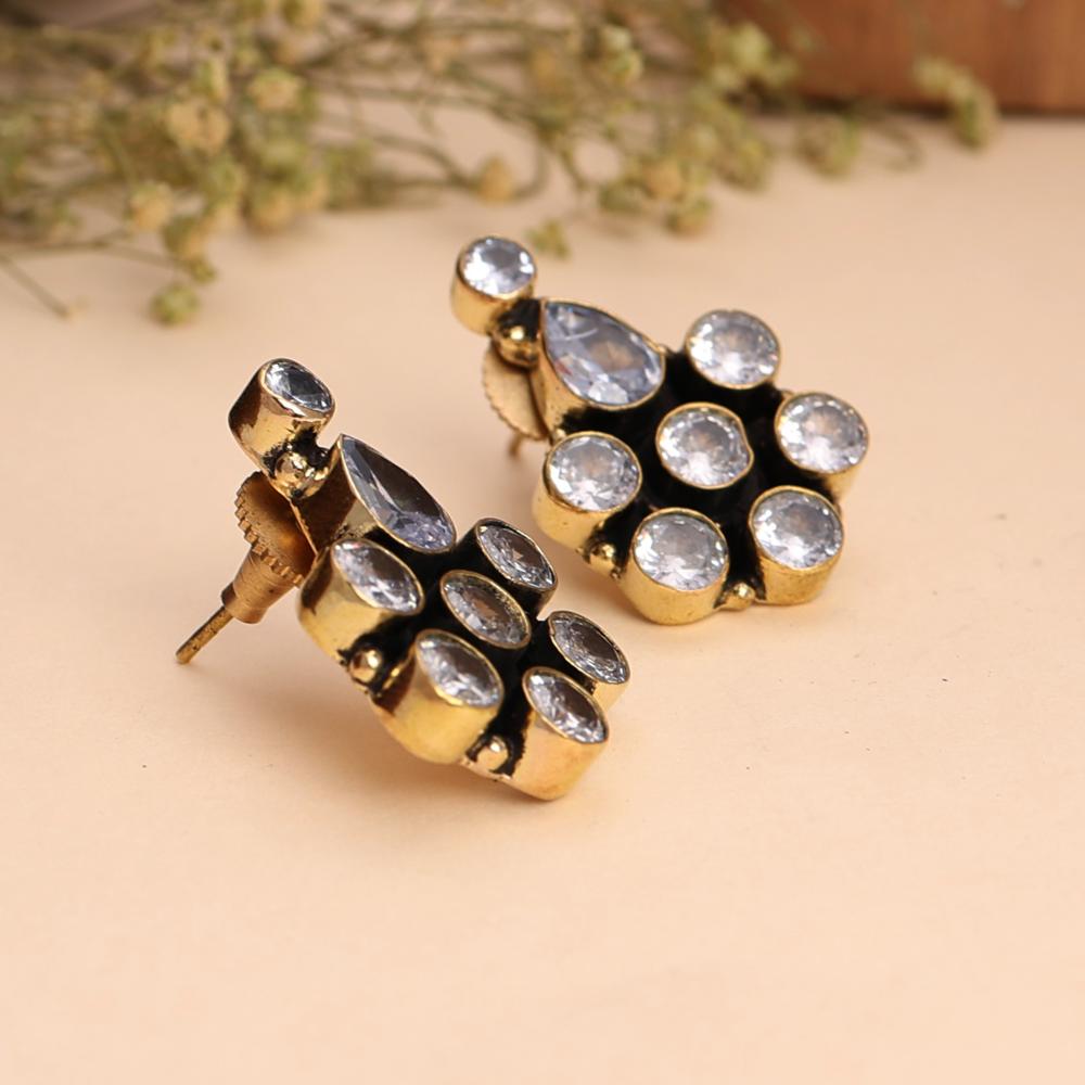 Gold-toned Aura Zircon Studs Earrings Petal Shine Earrings - Color: Silver