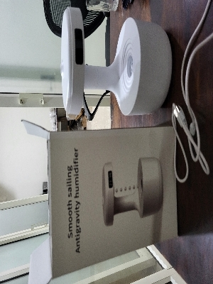 Antigravity Humidifier - Capacity: 800Ml. Milliliter (Ml)