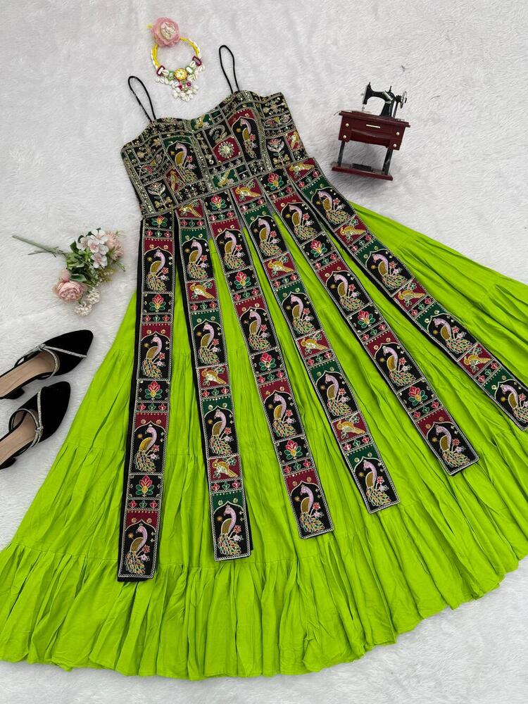 Gown 15 - Design: Plain